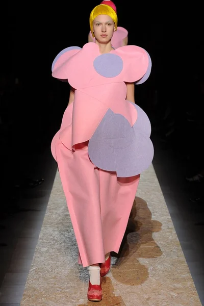 Look 30